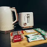 1Br City Centre Apt, Self Check In, Wifi, By Derbnb
