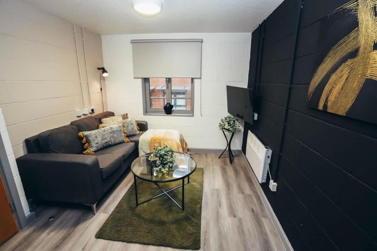 1br Centre Apt, Self Check In, Wifi, By Derbnb Apartment